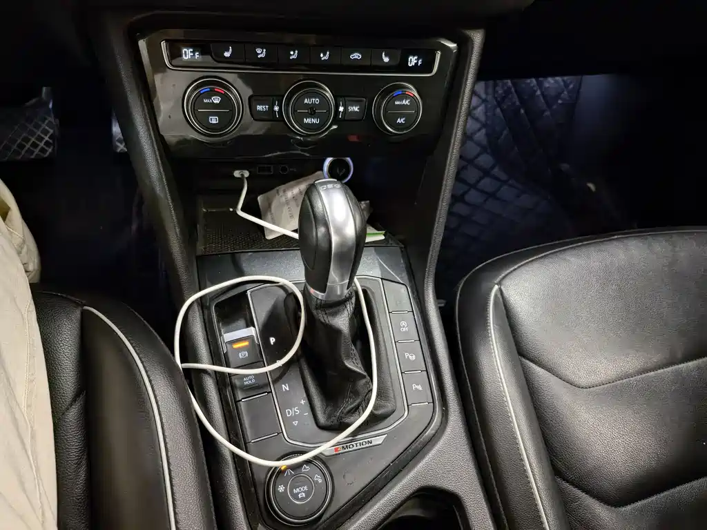 Volkswagen Tiguan 2018 — фото 13