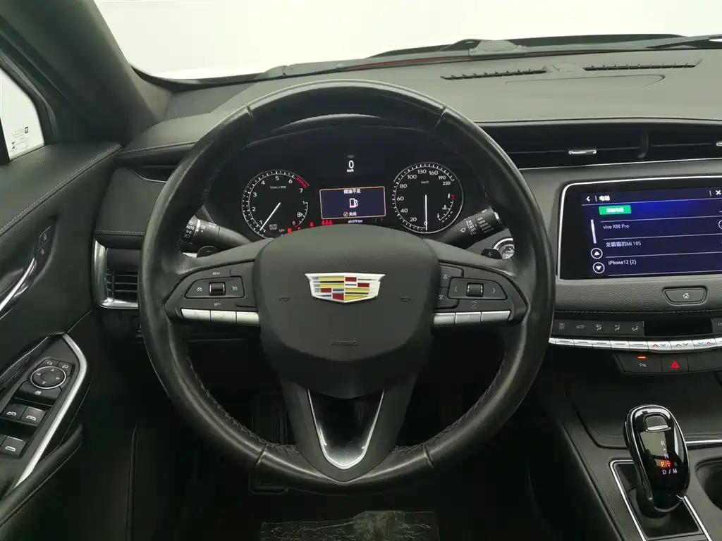 Cadillac XT4 2020 — фото 11
