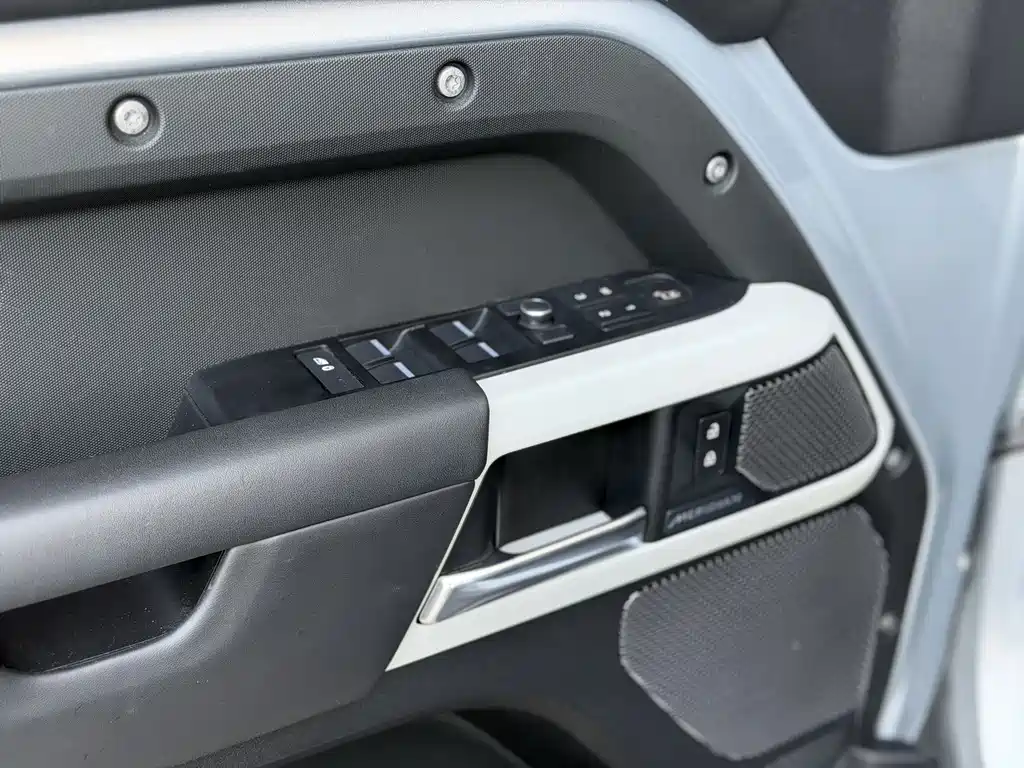 Land Rover Defender 2020 — фото 3