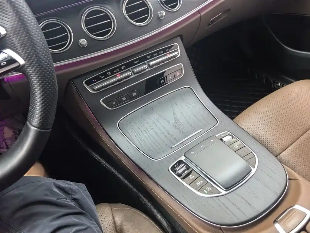 Mercedes-Benz E-Class 2023 — фото 13