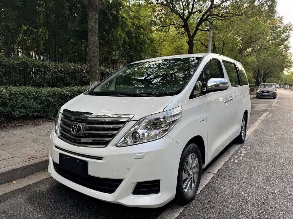 Toyota Alphard 2016 — фото 1