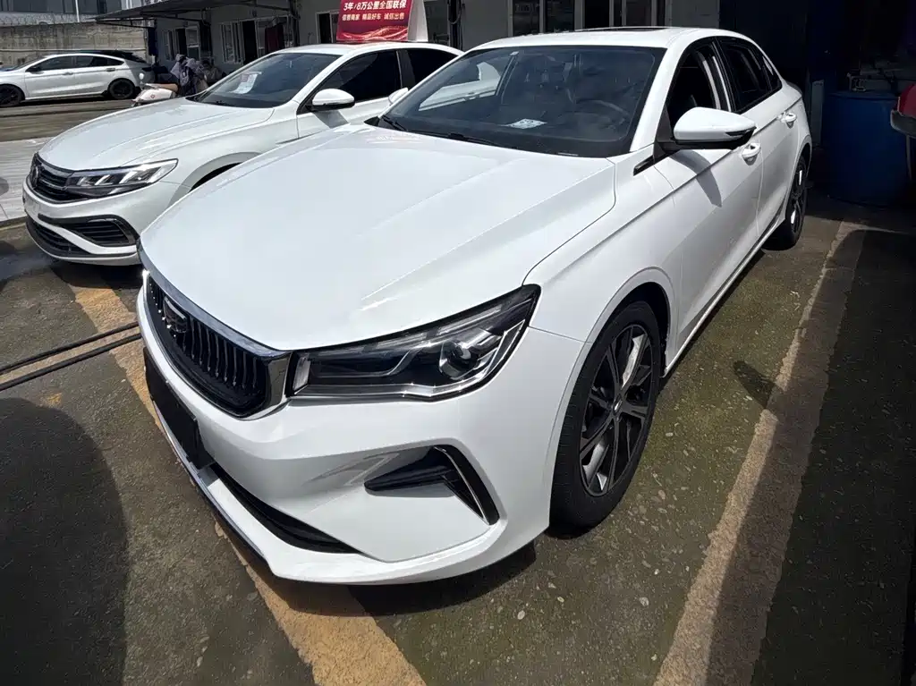 Geely Emgrand 2022