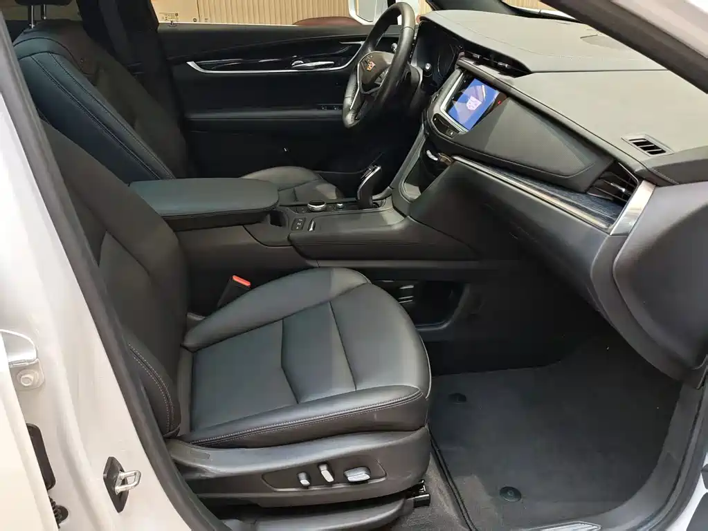 Cadillac XT5 2023 — фото 11