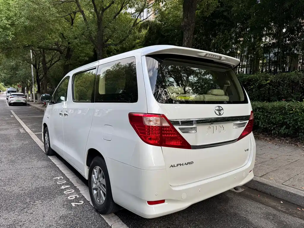 Toyota Alphard 2016 — фото 4
