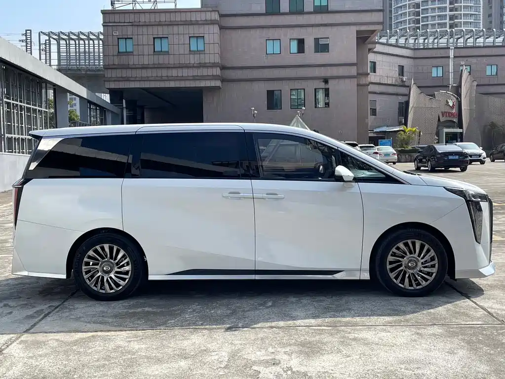 GAC Motor Trumpchi M8 2023 — фото 33