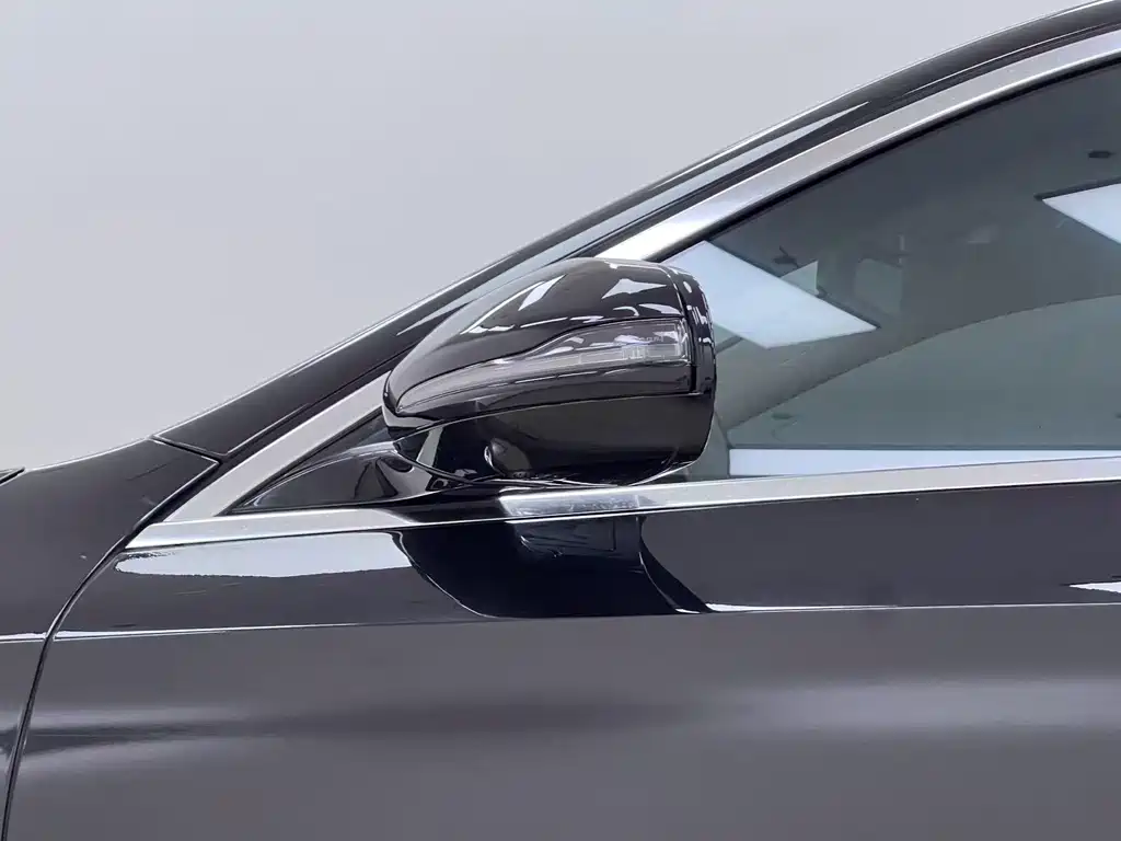 Mercedes-Benz E-Class 2022 — фото 9