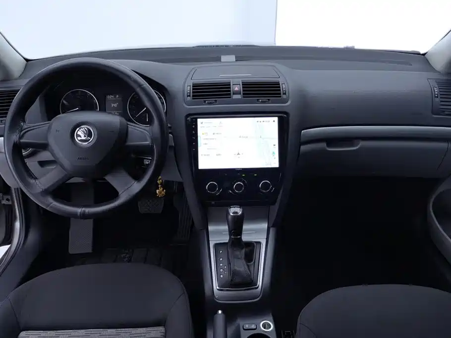 Skoda Octavia 2015 — фото 12