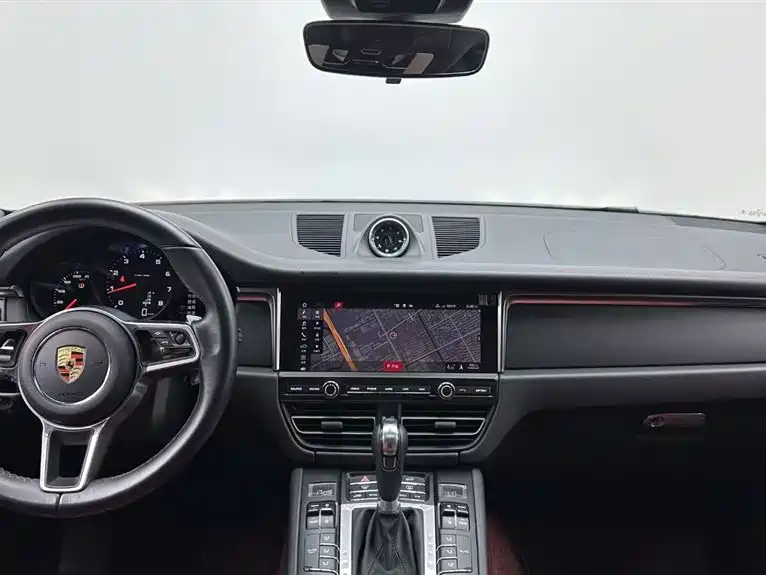 Porsche Macan 2022 — фото 11