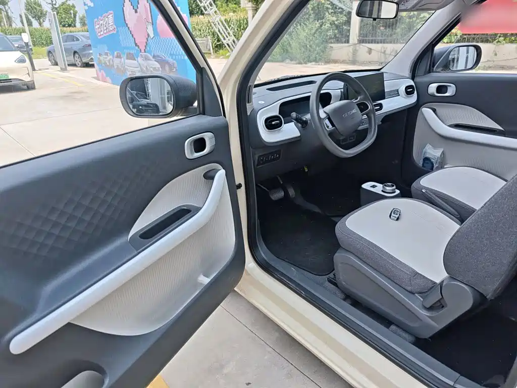 Geely Galaxy Panda 2025 — фото 16