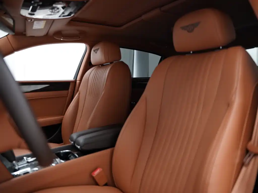 Bentley Flying Spur 2018 — фото 10
