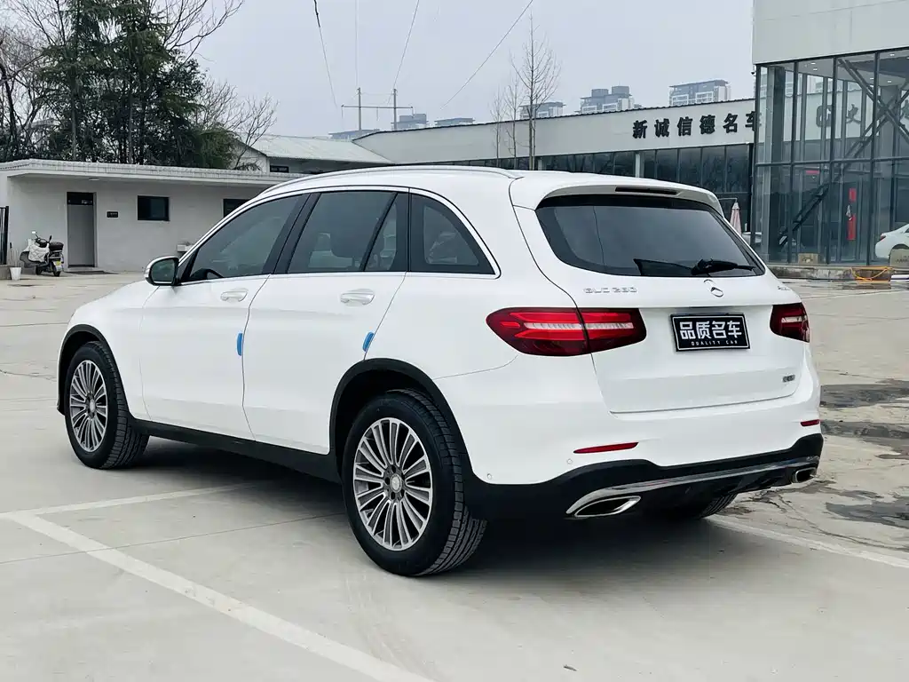 Mercedes-Benz GLC 2017 — фото 17
