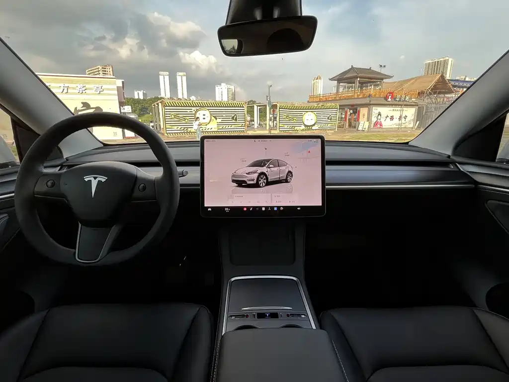 Tesla Model Y 2023 — фото 15