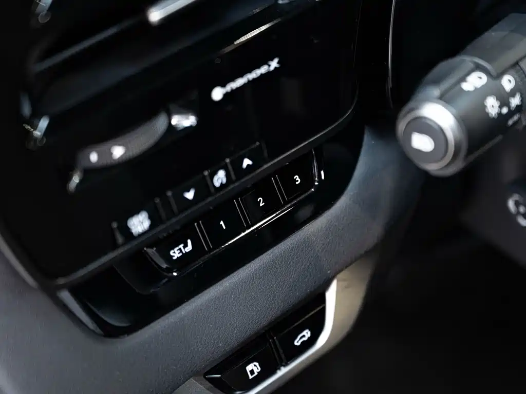 Lexus RX New Energy 2023 — фото 19