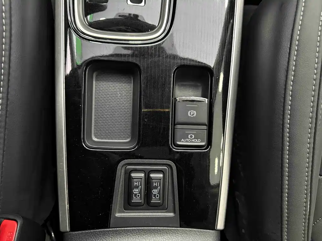 Mitsubishi Outlander 2022 — фото 14
