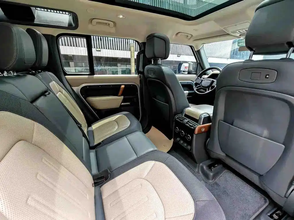 Land Rover Defender 2022 — фото 10