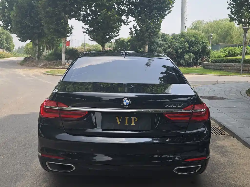BMW 7 Series 2018 — фото 12