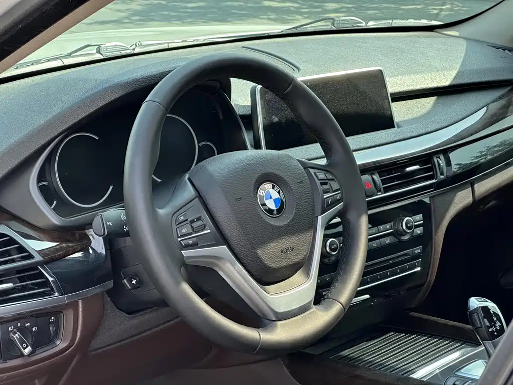 BMW X5 2018 — фото 9