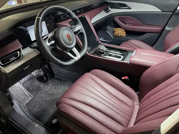 Hongqi H5 2025