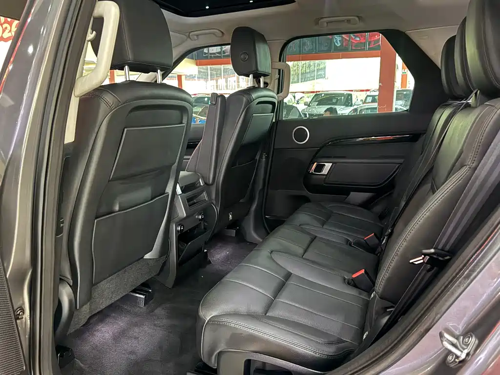 Land Rover Discovery 2018 — фото 14