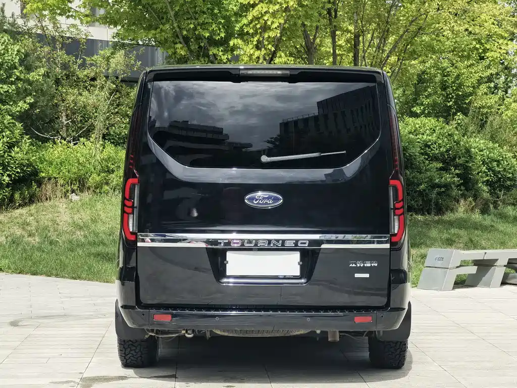 Ford Tourneo 2023 — фото 5