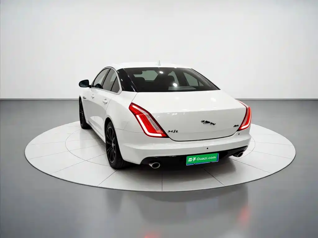 Jaguar XJ 2016