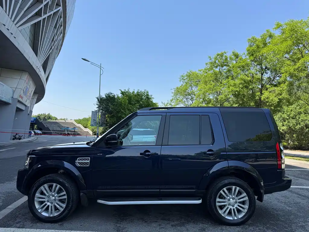 Land Rover Discovery 2015 — фото 10