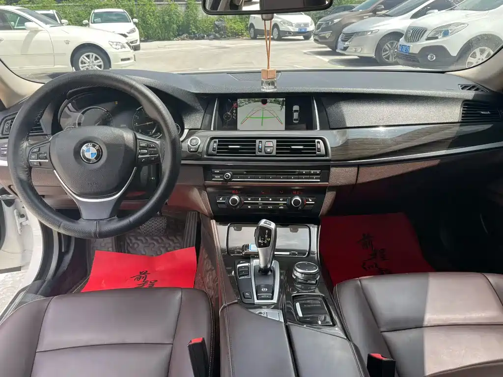 BMW 5 Series 2016 — фото 9