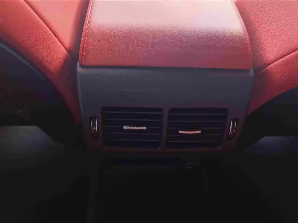 Jaguar XEL 2022 — фото 13