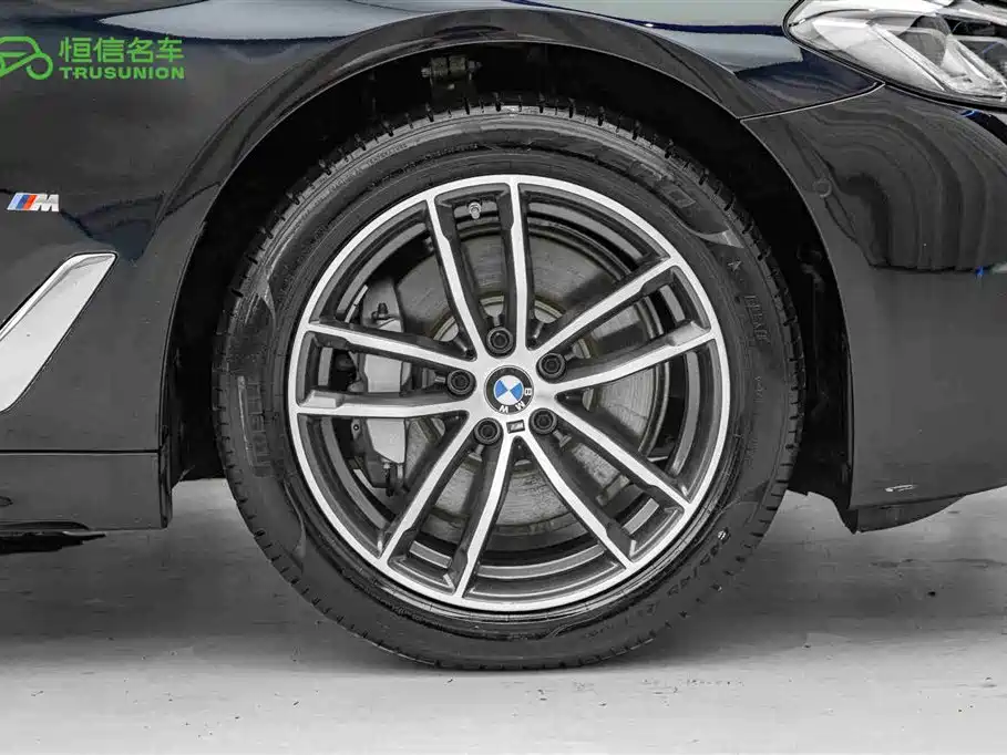 BMW 5 Series New Energy 2021 — фото 11