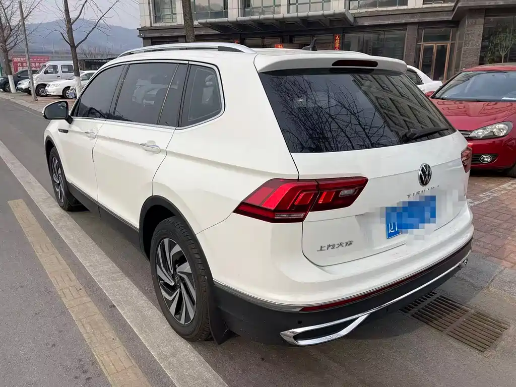 Volkswagen Tiguan L 2022 — фото 4