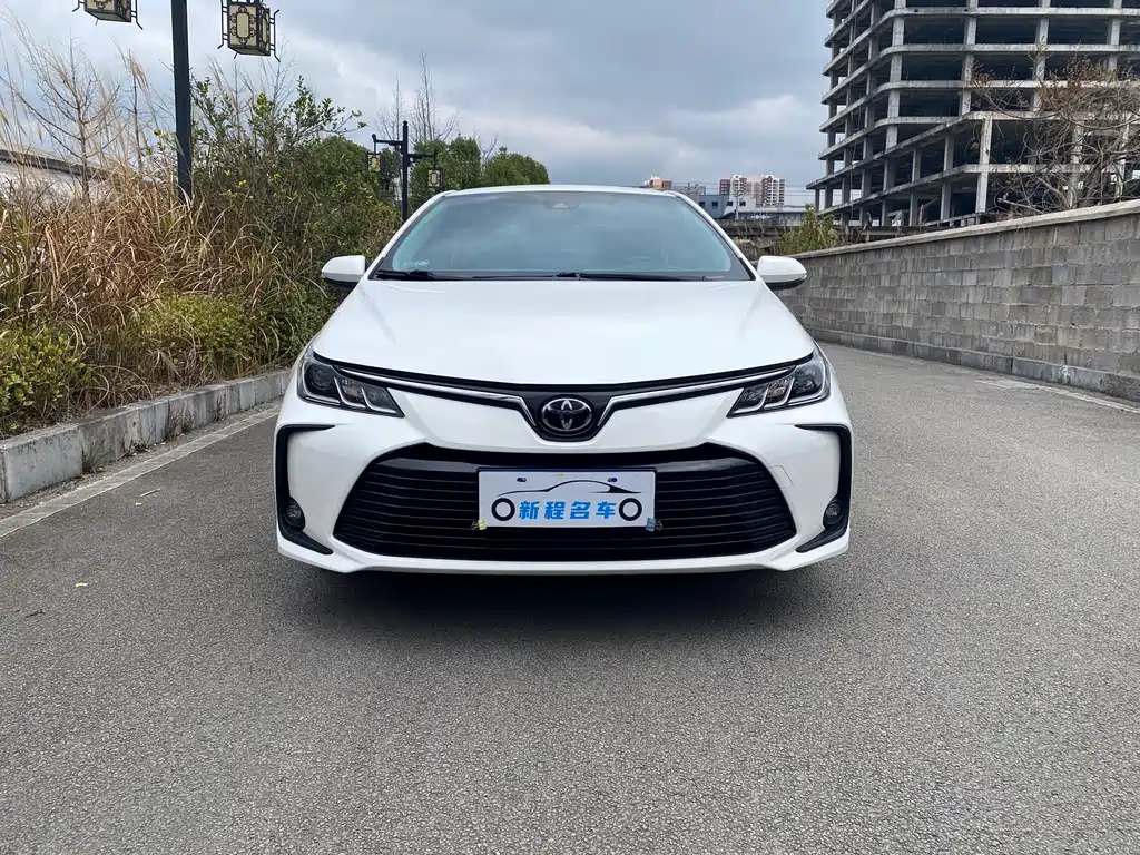 Toyota Corolla 2022 — фото 2