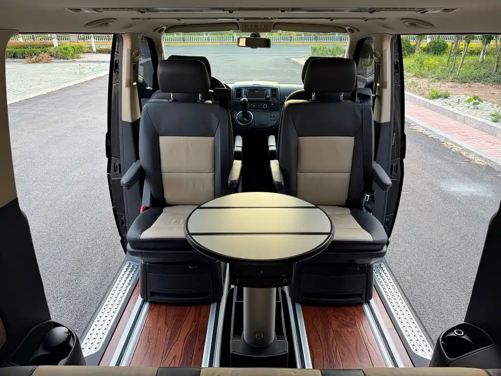 Volkswagen Multivan 2015 — фото 17