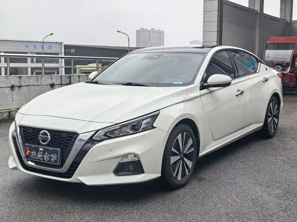 Nissan Teana 2022 — фото 1