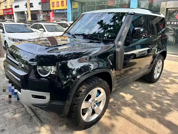 Land Rover Defender 2021