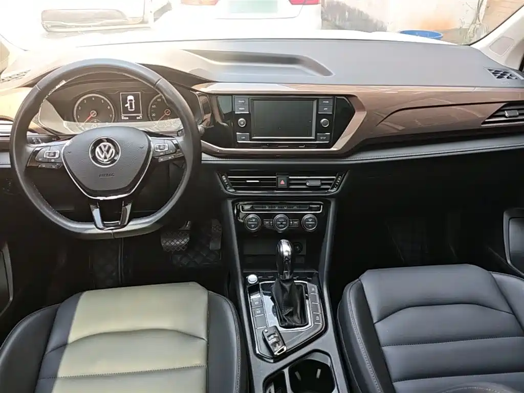 Volkswagen Tharu 2019 — фото 10