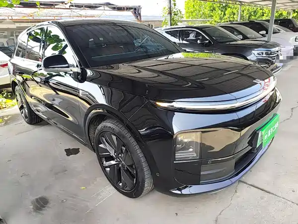 Li Auto L6 2025