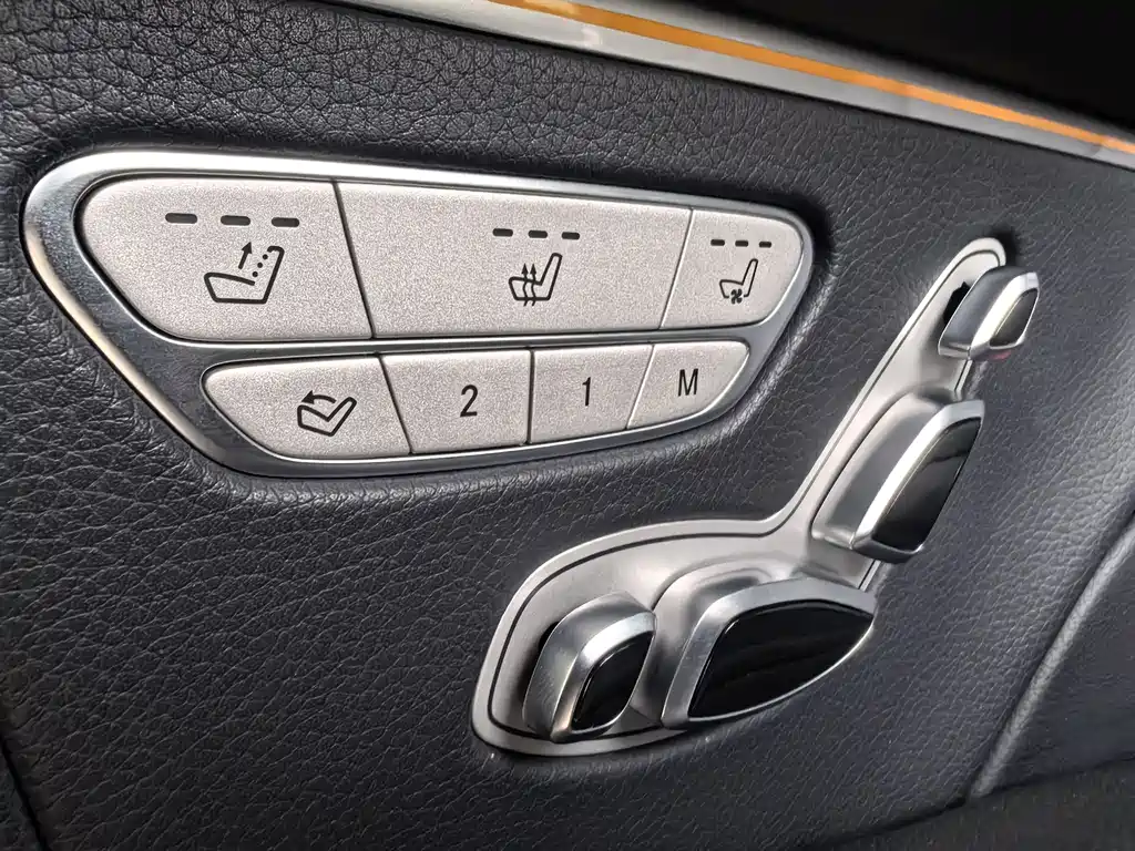 Mercedes-Benz V-Class 2022 — фото 10