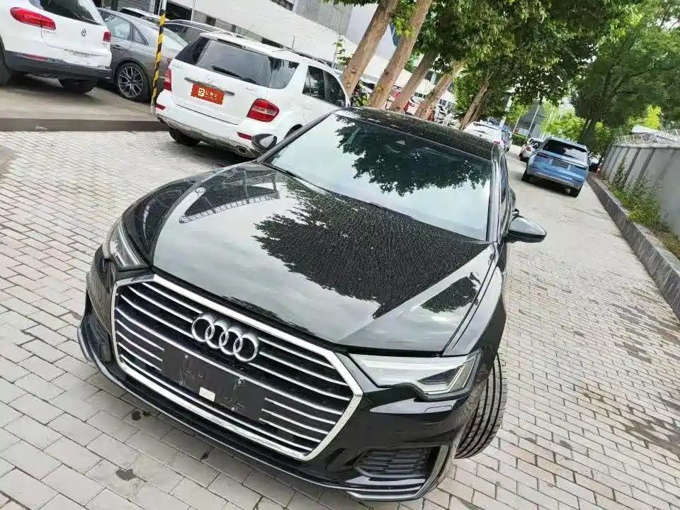 Audi A6L 2020 — фото 1