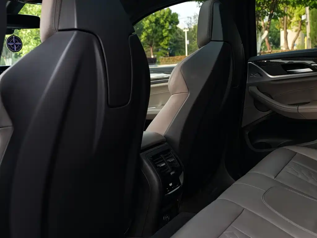 BMW X4 M 2019 — фото 13