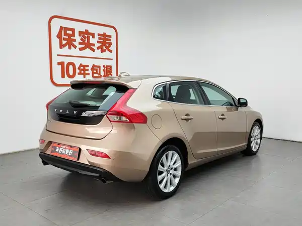 Volvo V40 2015