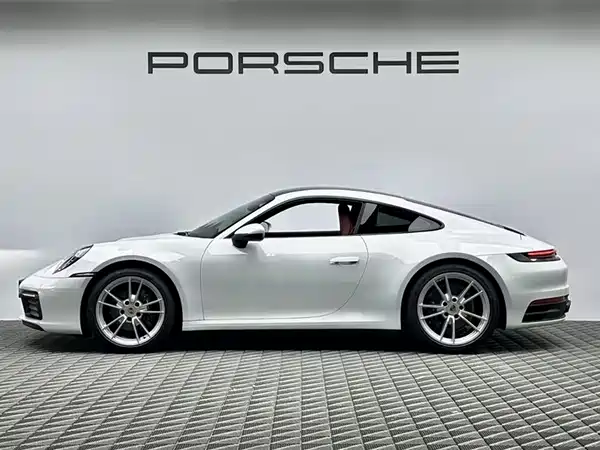 Porsche 911 2023