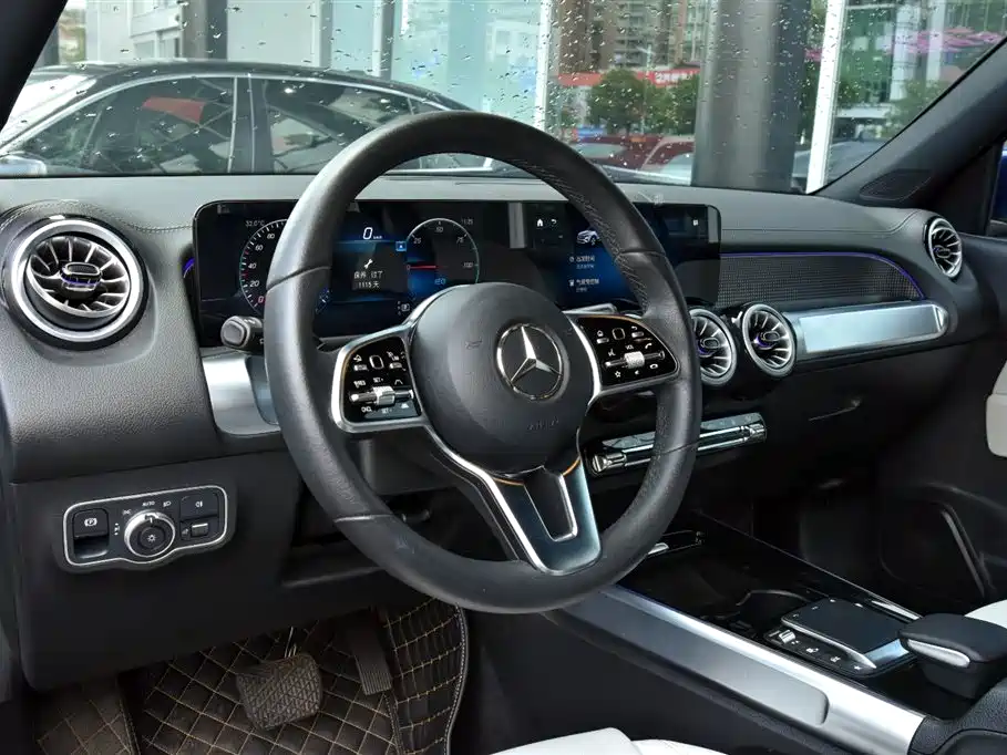 Mercedes-Benz EQB 2025