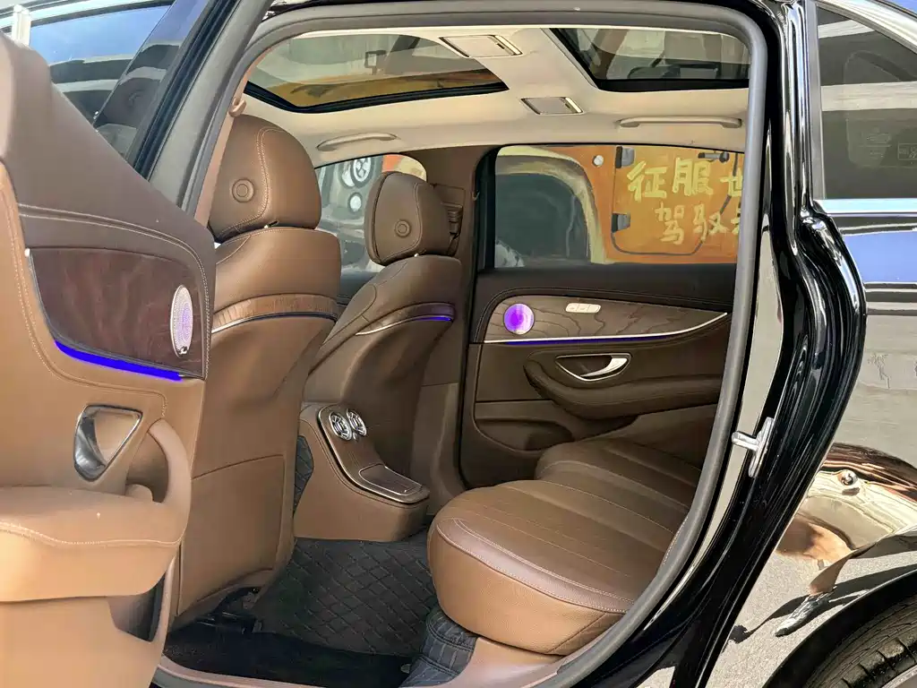 Mercedes-Benz E-Class 2022 — фото 10