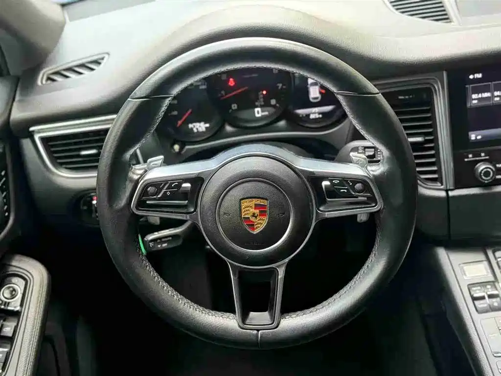 Porsche Macan 2018 — фото 6