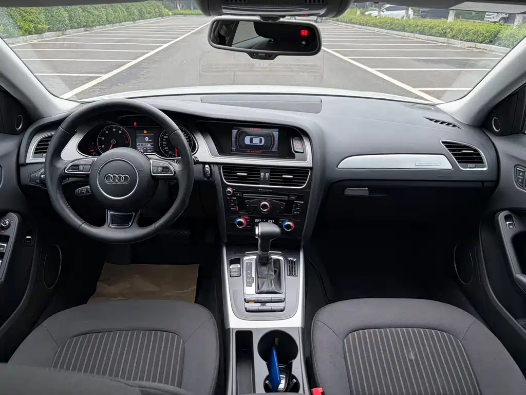 Audi A4L 2016