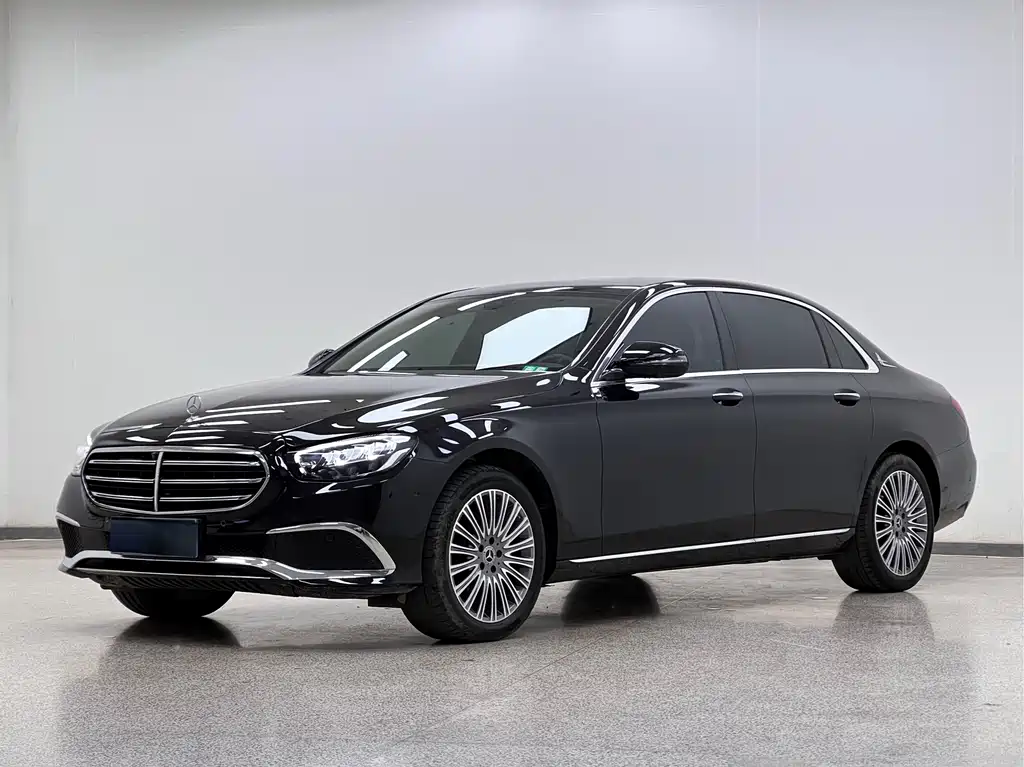 Mercedes-Benz E-Class 2023 — фото 1