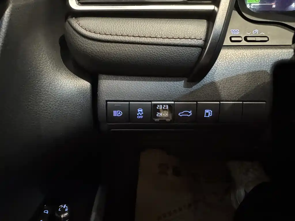 Toyota Camry 2018 — фото 18