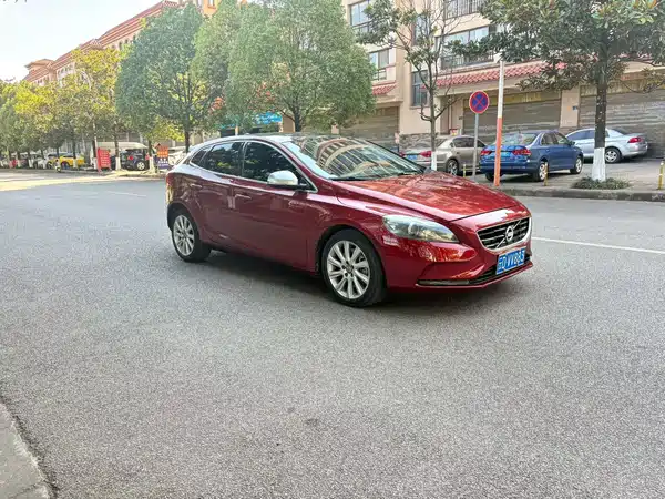 Volvo V40 2013