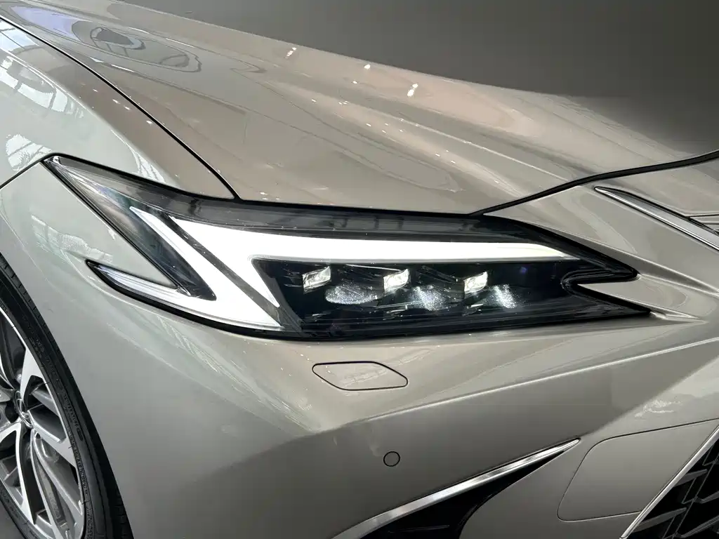 Lexus ES 2025 — фото 17