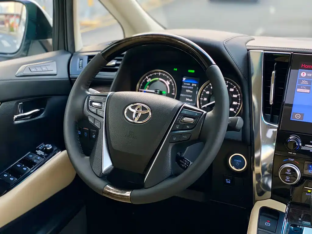 Toyota Vellfire 2020 — фото 17